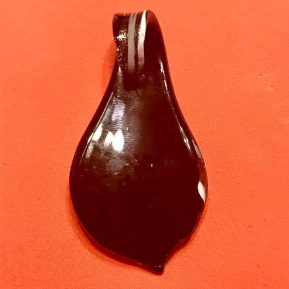 🔴 Glass Design Earrings and Matching Pendant - Picture 3 of 8